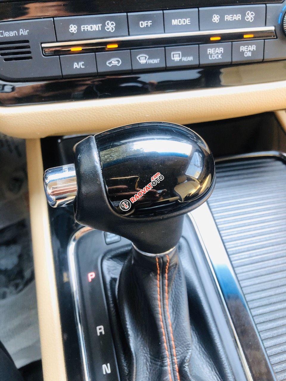 Bán Kia Sedona DATH đời 2016, màu trắng, giá siêu hấp dẫn-3