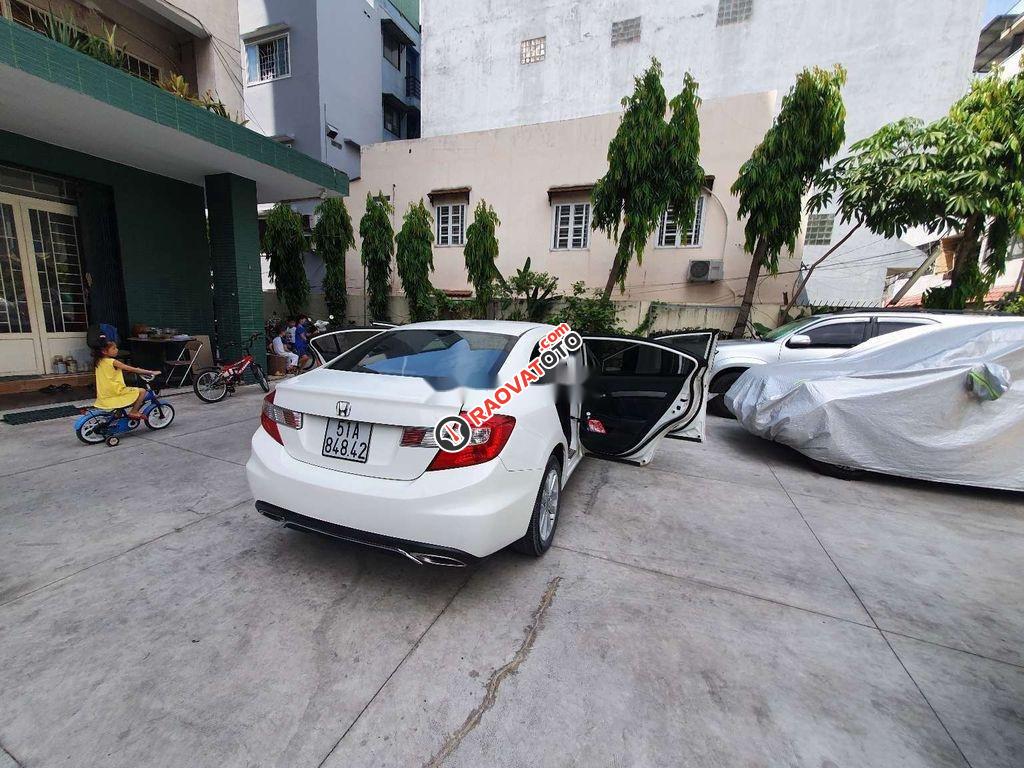 Cần bán lại xe Honda Civic 2.0AT đời 2014, màu trắng, nhập khẩu nguyên chiếc chính chủ, giá 510tr-0