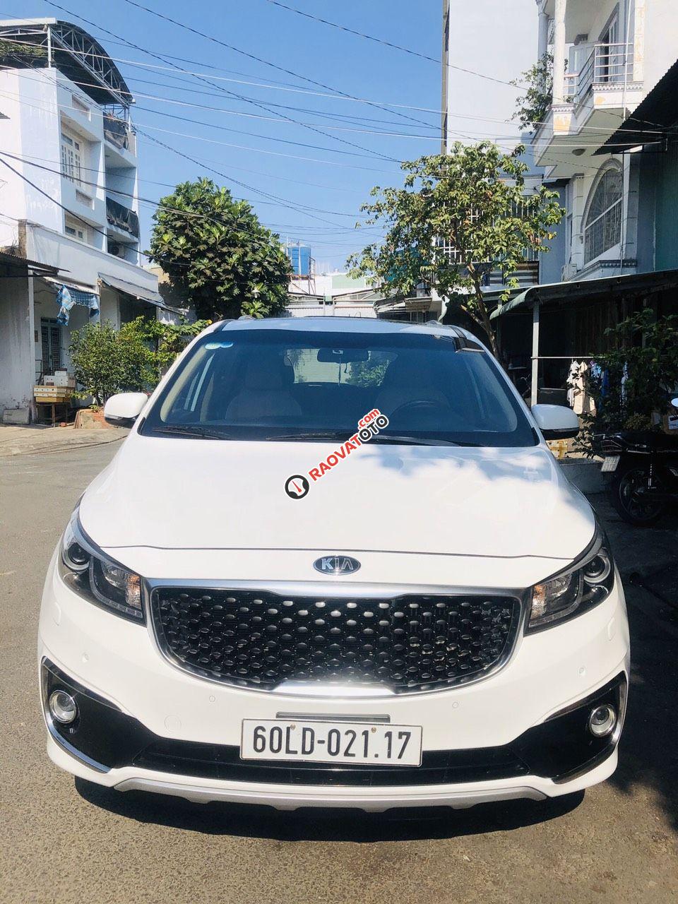 Bán Kia Sedona DATH đời 2016, màu trắng, giá siêu hấp dẫn-0