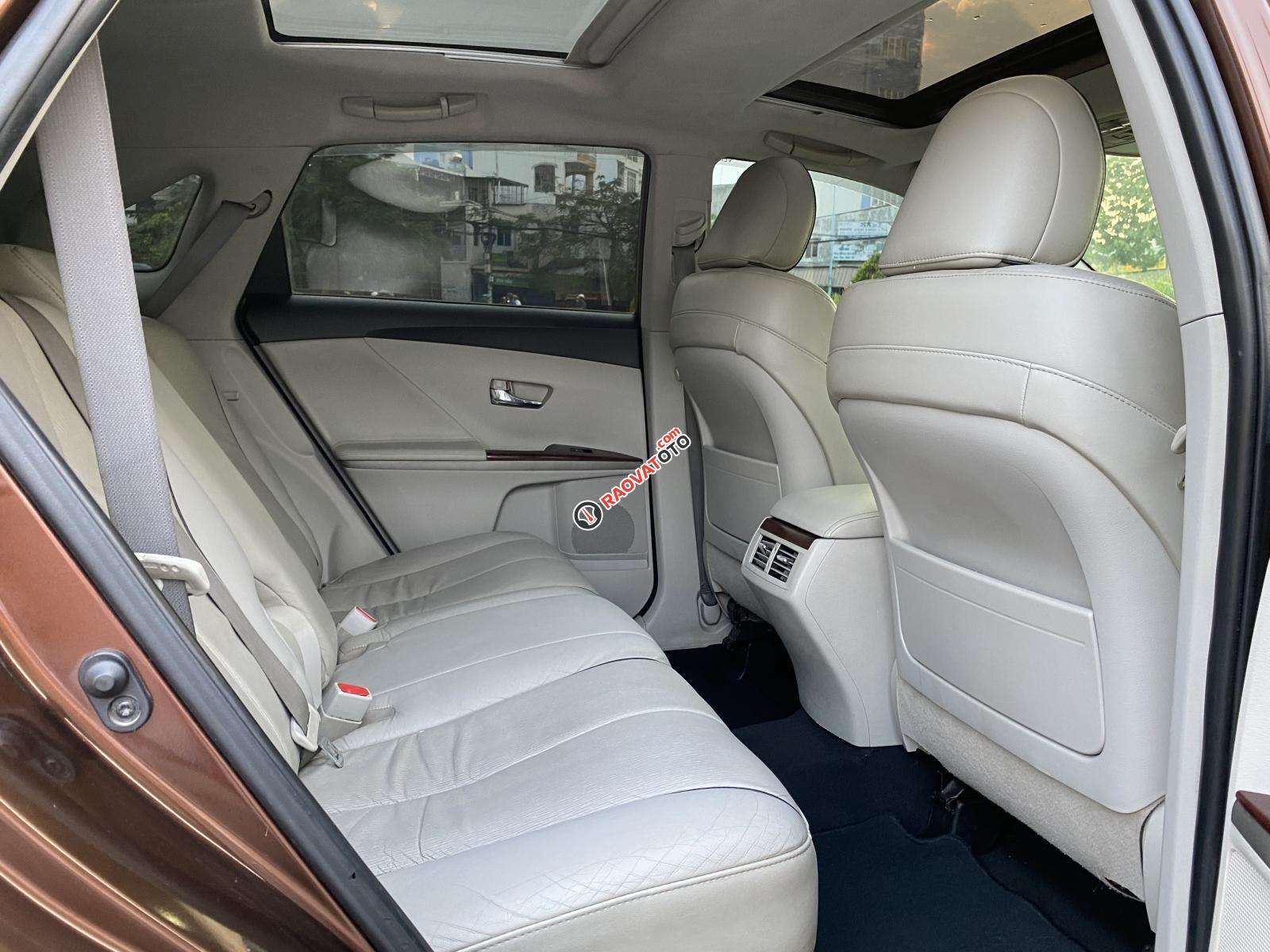 Cần bán Toyota Venza 2.7 năm 2010, màu nâu, nhập khẩu-9