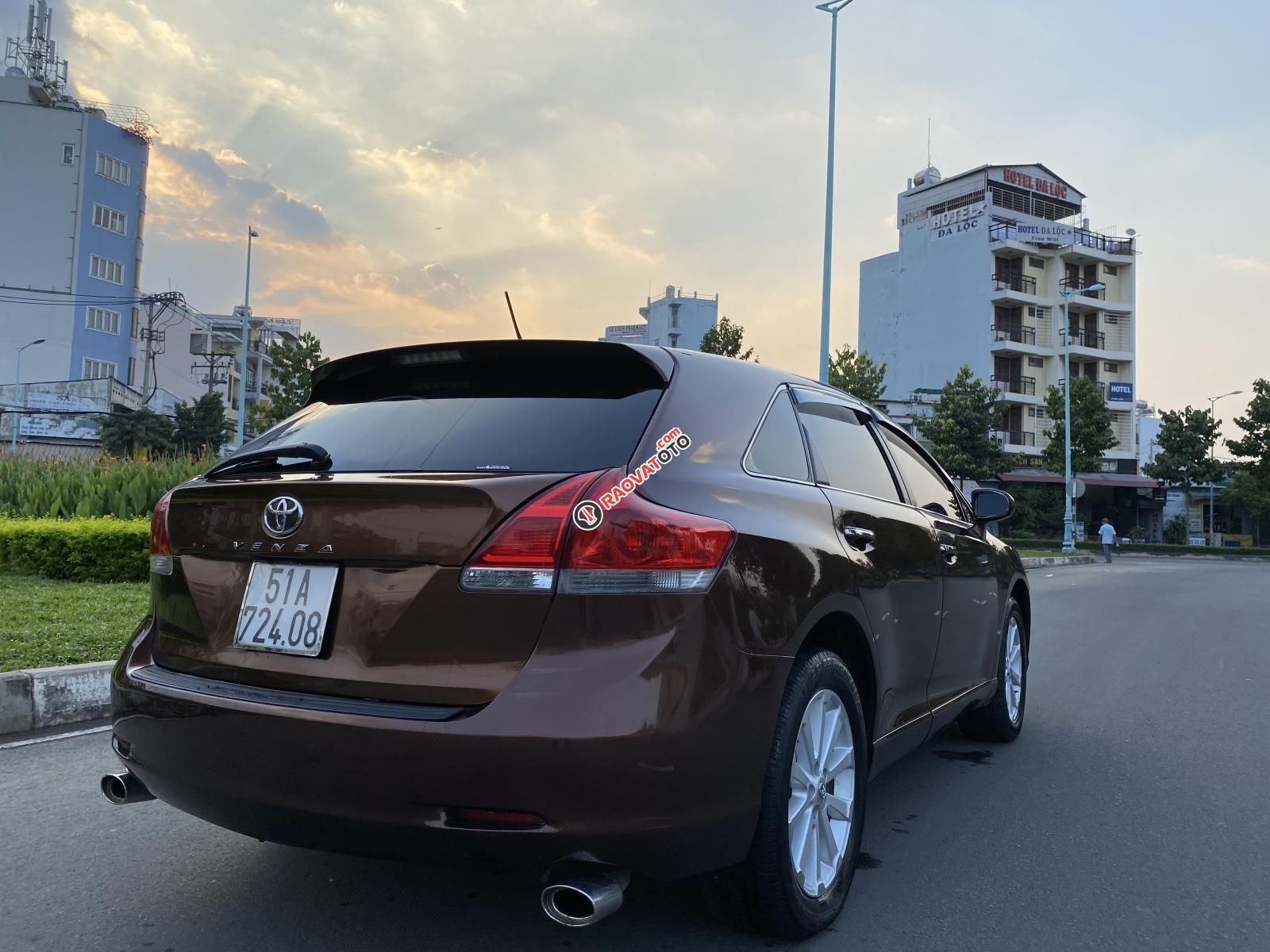 Cần bán Toyota Venza 2.7 năm 2010, màu nâu, nhập khẩu-2