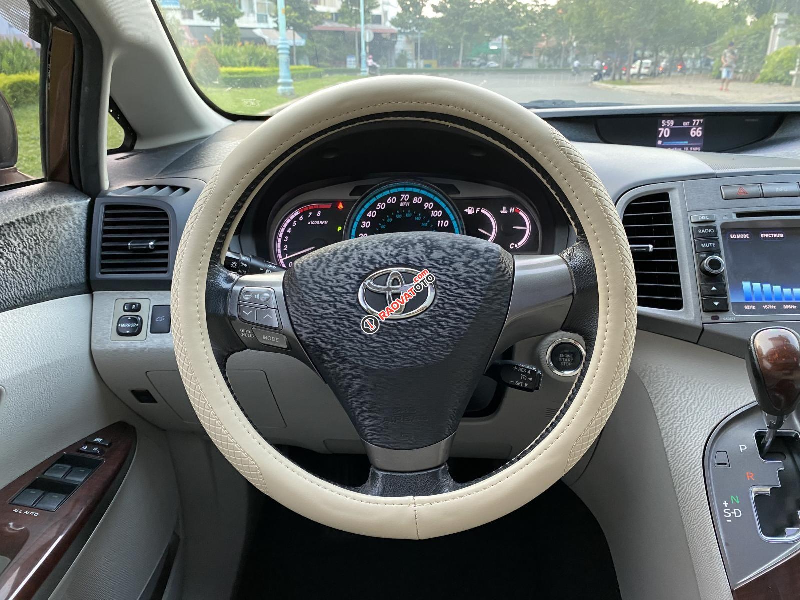 Cần bán Toyota Venza 2.7 năm 2010, màu nâu, nhập khẩu-6