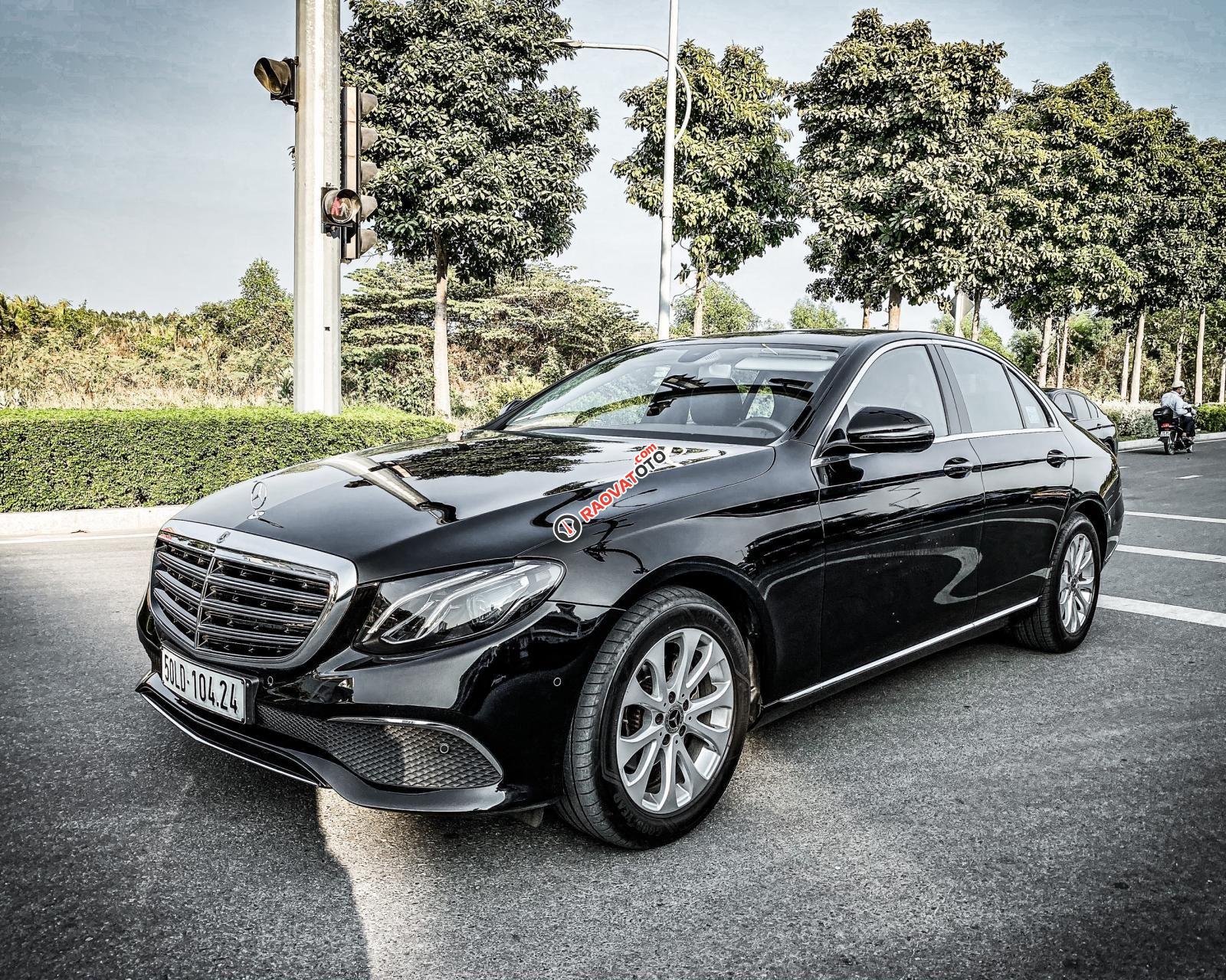 Cần bán Mercedes E 200 sản xuất 2017, màu đen, xe cũ chính hãng-6