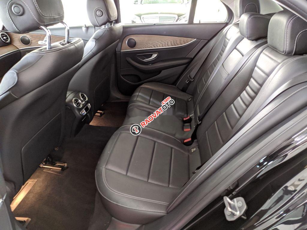 Mercedes-Benz Vietnamstar Phú Mỹ Hưng bán Mercedes E200 năm 2017, màu đen-4