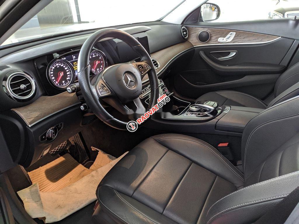 Mercedes-Benz Vietnamstar Phú Mỹ Hưng bán Mercedes E200 năm 2017, màu đen-5