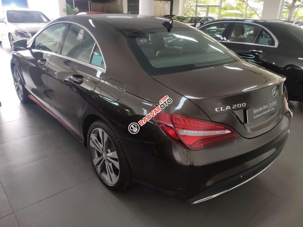 Cần bán xe Mercedes CLA200 sản xuất 2017, màu nâu mới 99%-3