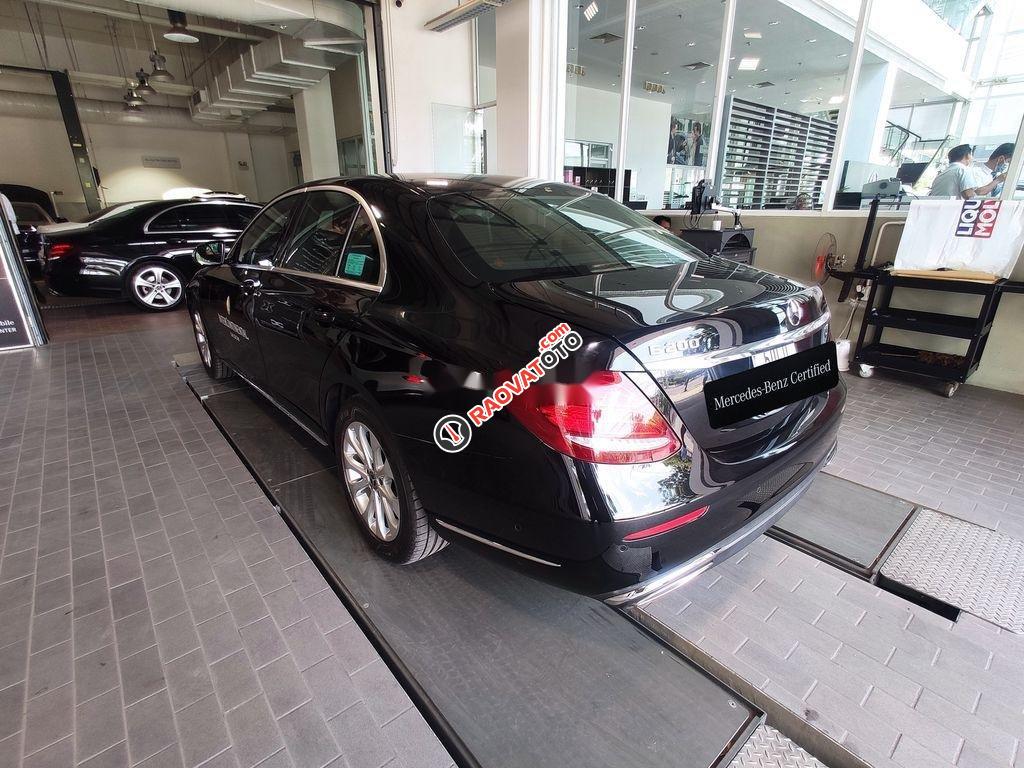 Mercedes-Benz Vietnamstar Phú Mỹ Hưng bán Mercedes E200 năm 2017, màu đen-2