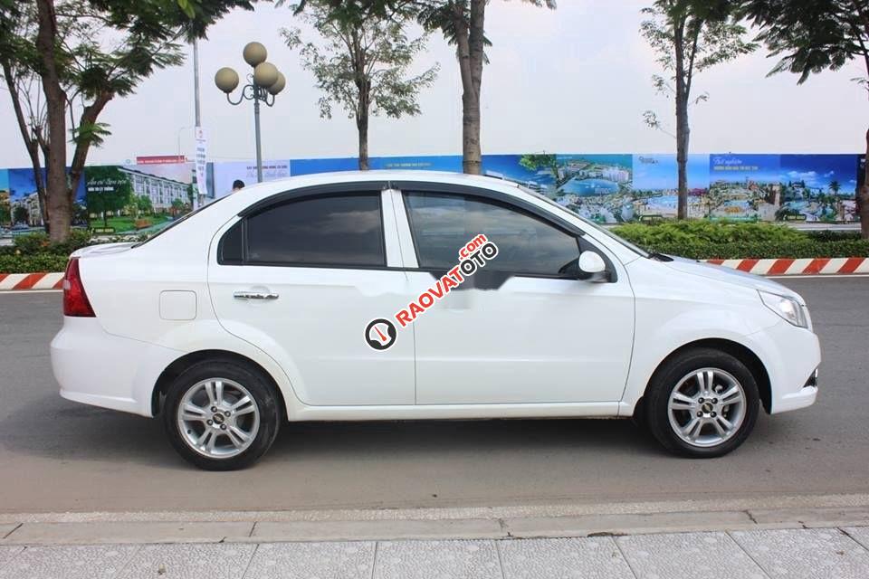 Bán Chevrolet Aveo LTZ 2016 số tự động màu trắng-1