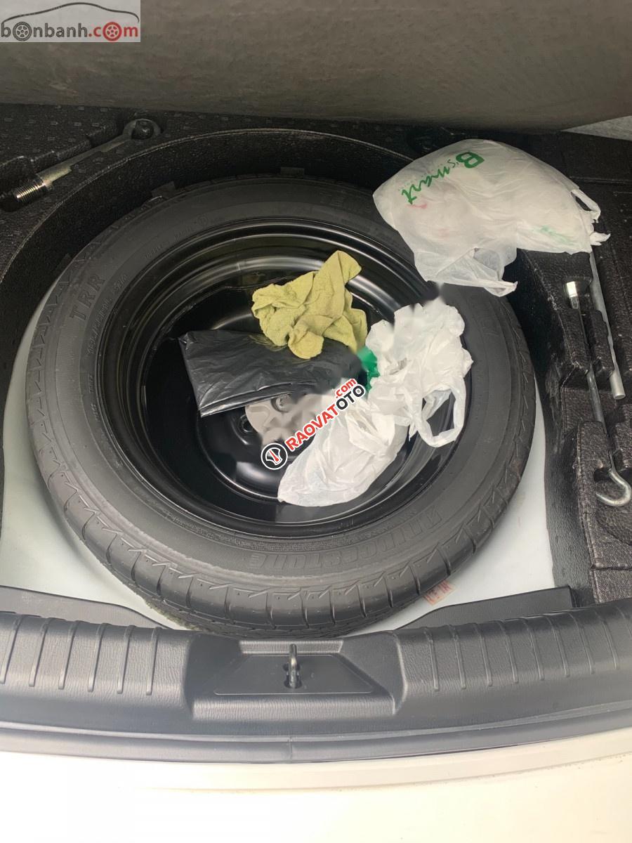 Bán xe cũ Mazda 6 2.0L Premium 2017, màu trắng-2