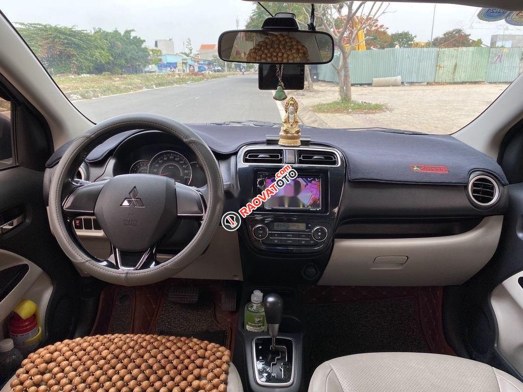 Bán Mitsubishi Attrage CVT đời 2017 xe gia đình, giá 350tr-2