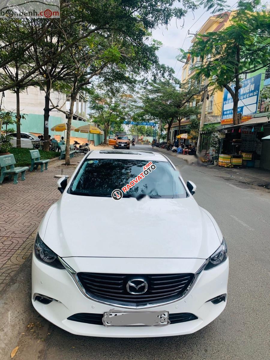 Bán xe cũ Mazda 6 2.0L Premium 2017, màu trắng-8