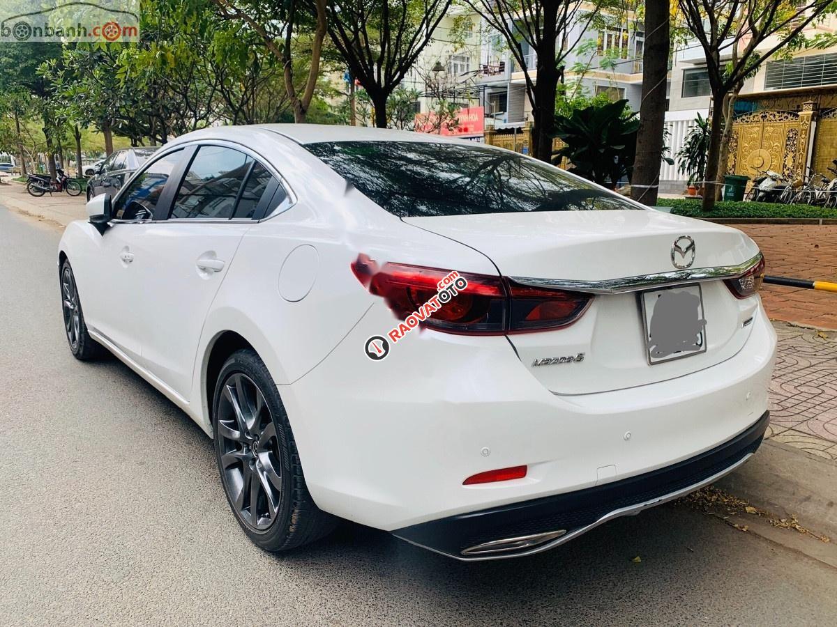 Bán xe cũ Mazda 6 2.0L Premium 2017, màu trắng-7