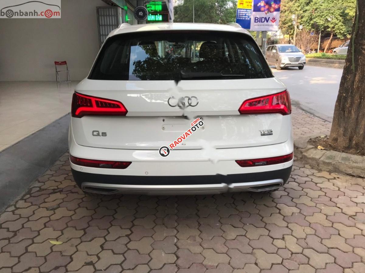 Cần bán lại xe Audi Q5 2.0 AT 2018, màu trắng, nhập khẩu nguyên chiếc-2