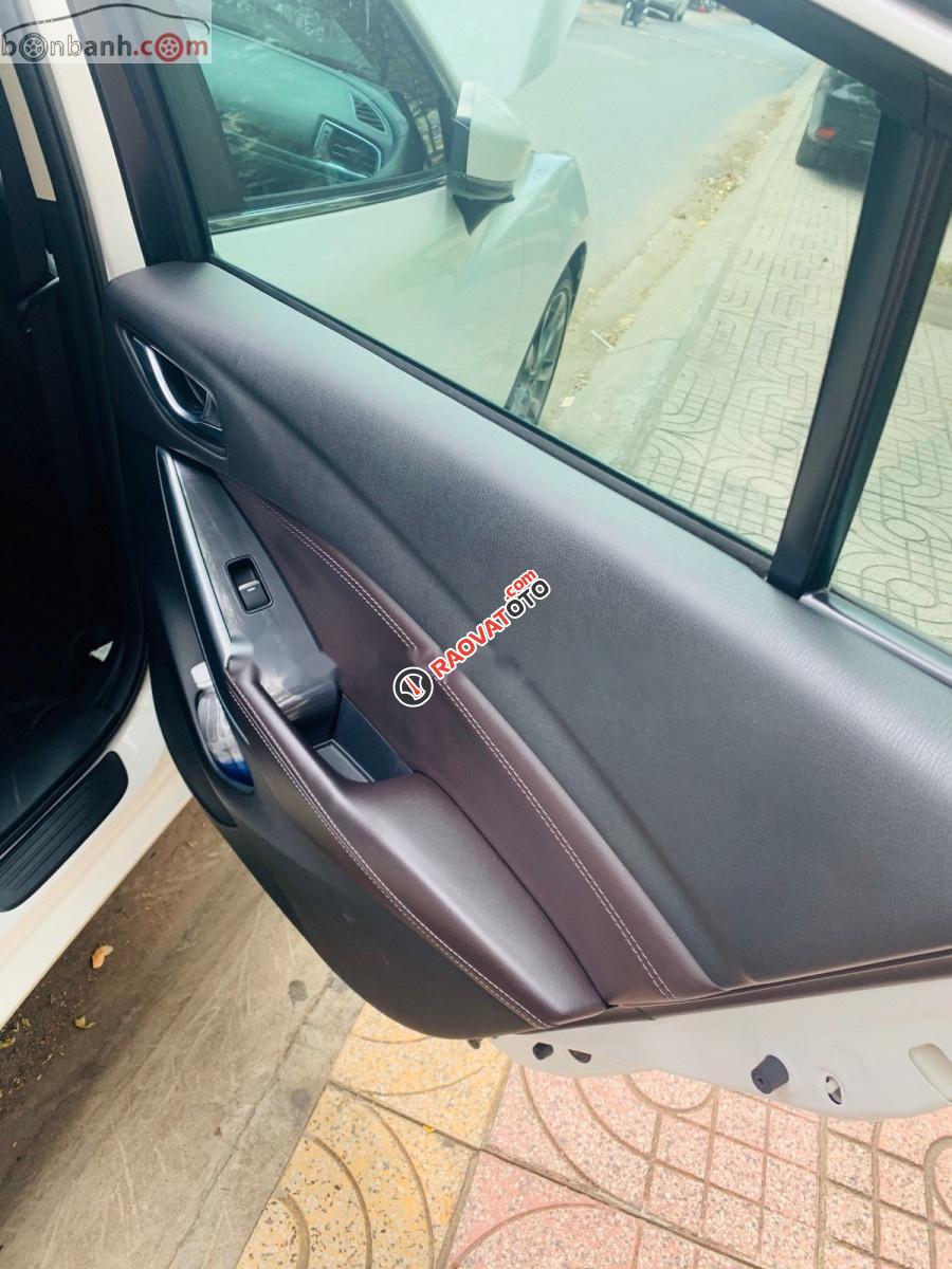 Bán xe cũ Mazda 6 2.0L Premium 2017, màu trắng-3