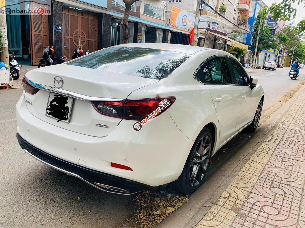 Bán xe cũ Mazda 6 2.0L Premium 2017, màu trắng-5