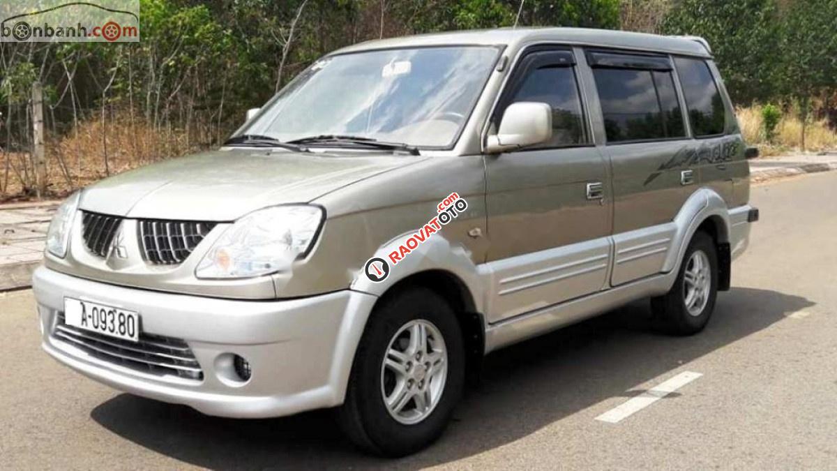 Cần bán gấp Mitsubishi Jolie SS năm sản xuất 2005, màu vàng như mới, giá 165tr-9