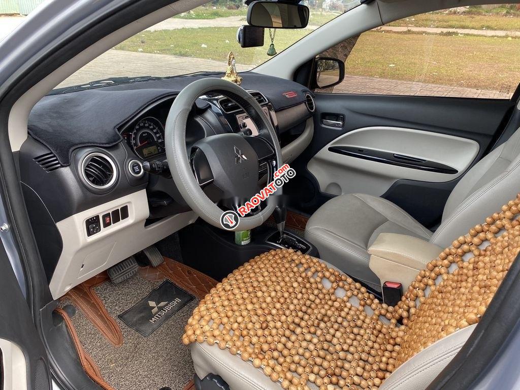 Bán Mitsubishi Attrage CVT đời 2017 xe gia đình, giá 350tr-1