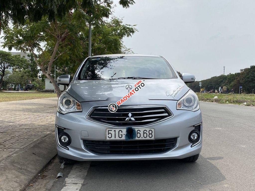 Bán Mitsubishi Attrage CVT đời 2017 xe gia đình, giá 350tr-4