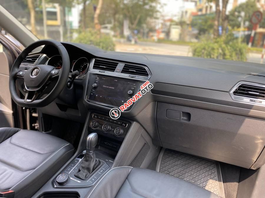 Bán xe Volkswagen Tiguan Allspace 2018, màu đen, nhập khẩu nguyên chiếc-3