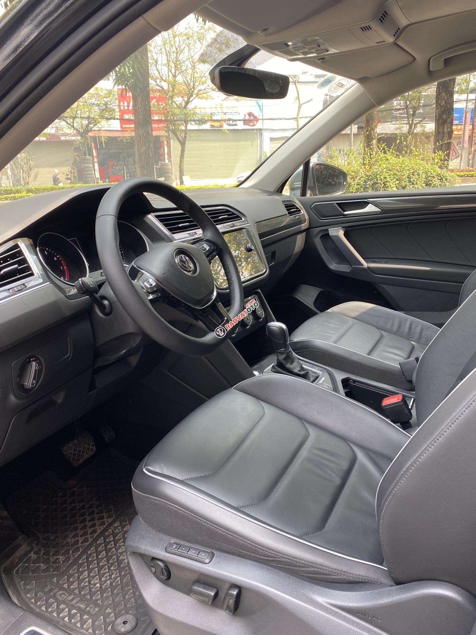 Bán Volkswagen Tiguan đời 2018, màu đen, xe mới đi-4