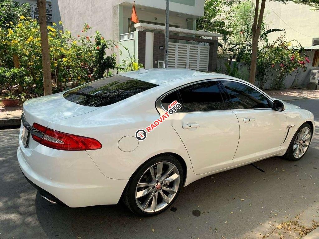 Cần bán xe Jaguar XF sản xuất năm 2016, nhập khẩu-2