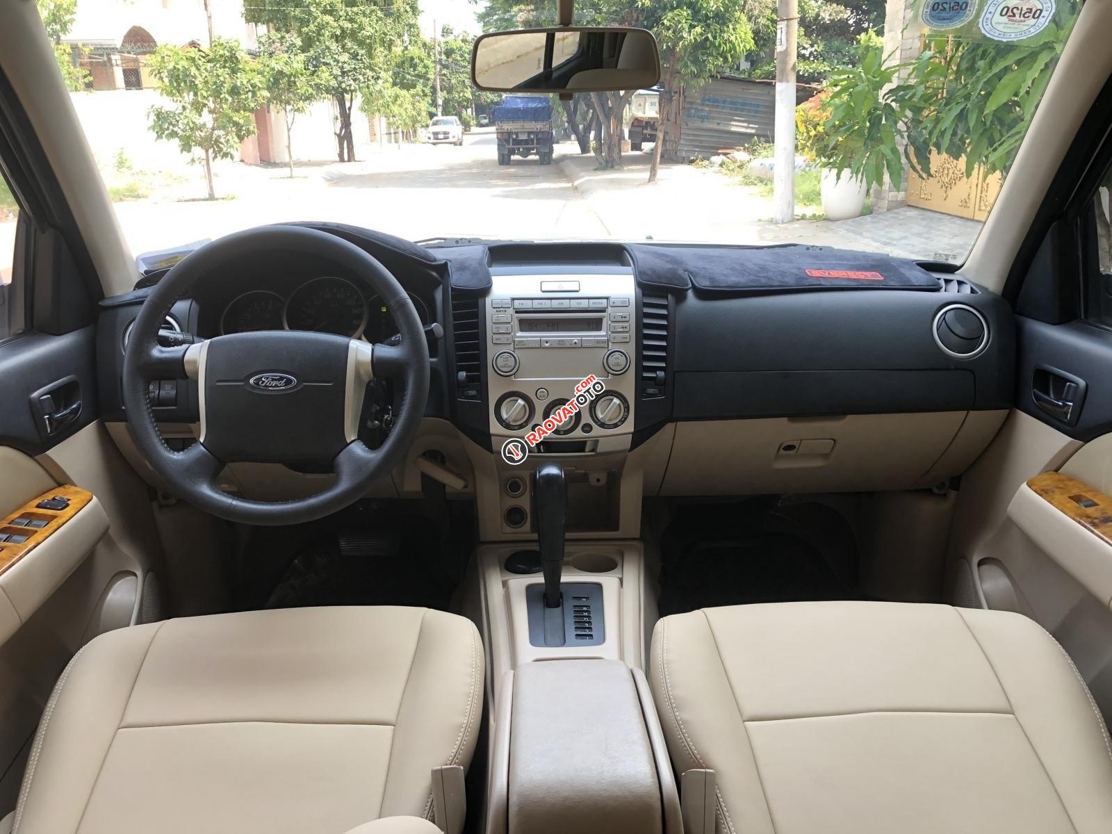 Bán ô tô Ford Everest Limited năm 2011, màu trắng còn mới-16