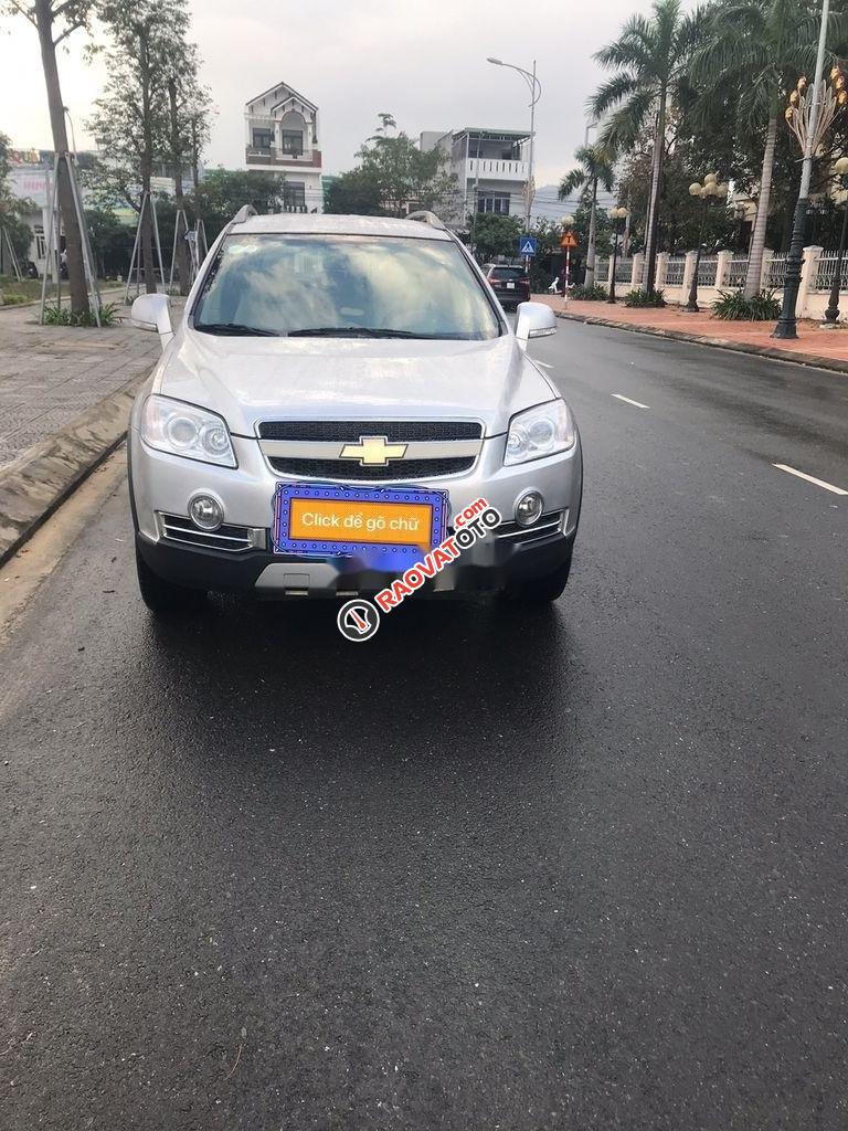 Cần bán Chevrolet Captiva Maxx LTZ sản xuất 2010, màu bạc số tự động, giá 275tr-4
