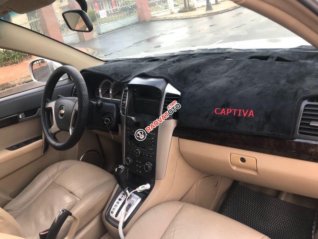 Cần bán Chevrolet Captiva Maxx LTZ sản xuất 2010, màu bạc số tự động, giá 275tr-3