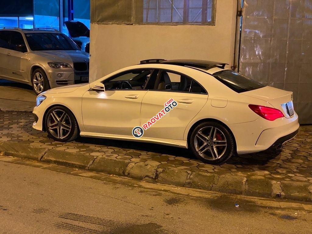 Bán Mercedes CLA250 AMG đời 2016, màu trắng, nhập khẩu nguyên chiếc, giá 985tr-0