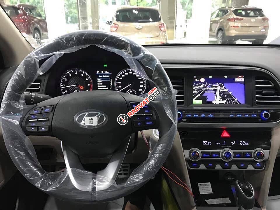 Hyundai Elantra 1.6 Turbo năm 2019, màu xanh, 719 triệu-5