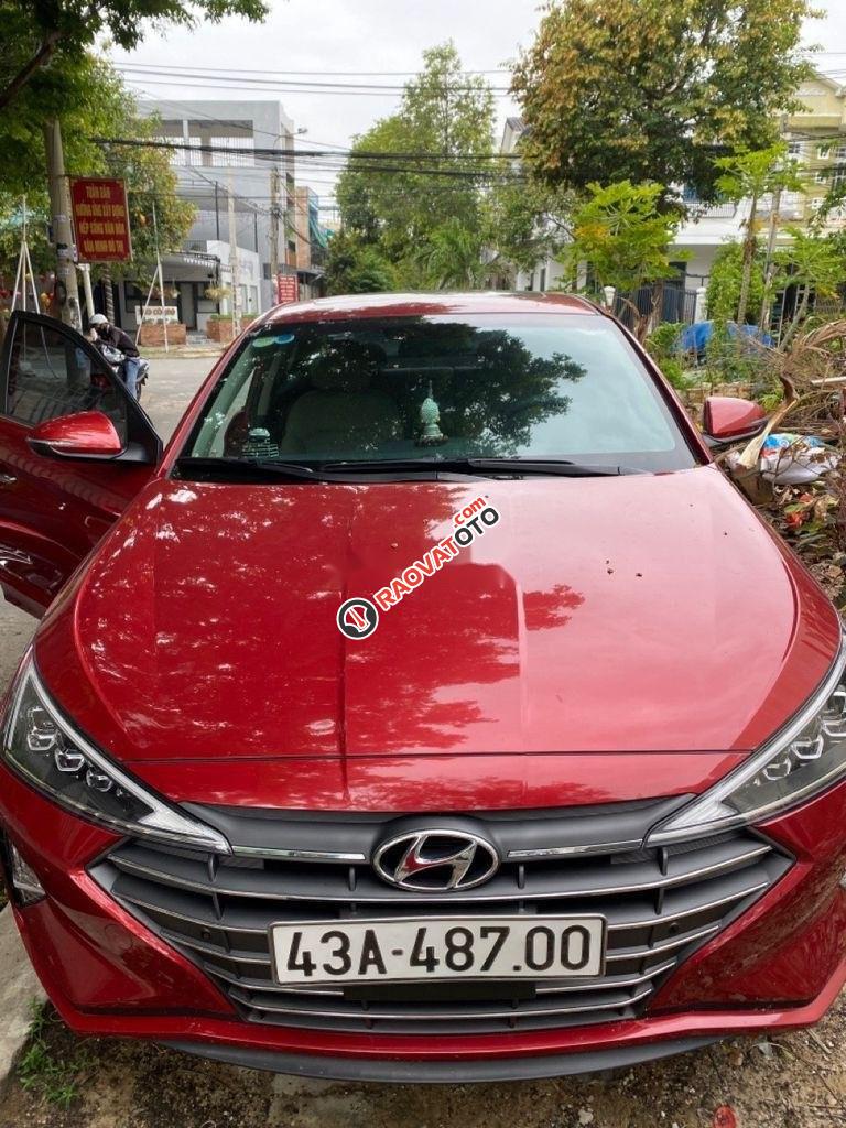 Cần bán gấp Hyundai Elantra 2019, màu đỏ, giá 630tr-1