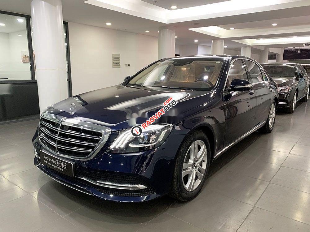 Cần bán gấp Mercedes năm 2019 mới chạy 6.000 km-2