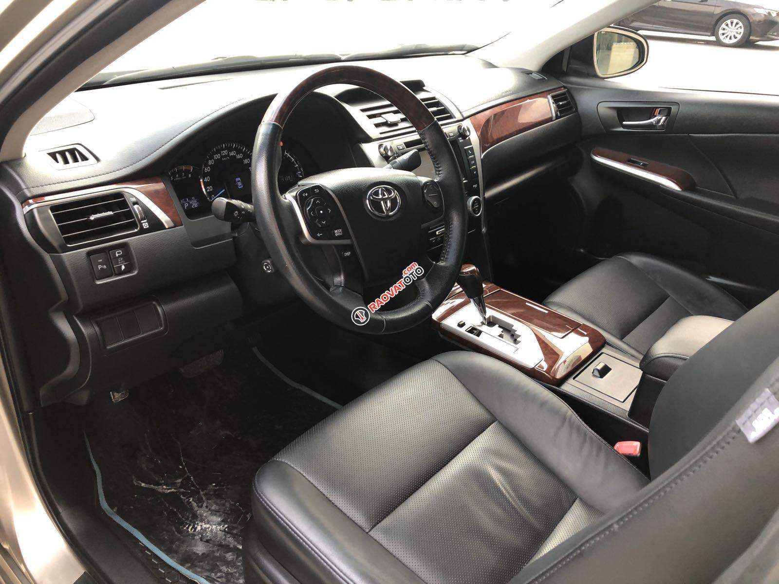 Bán xe Toyota Camry 2.5Q sản xuất năm 2014, màu nâu, số tự động-3