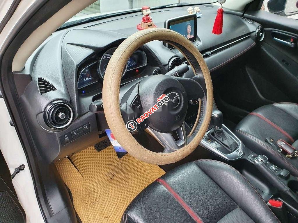 Bán Mazda 2 đời 2016, màu trắng, số tự động, giá tốt-10
