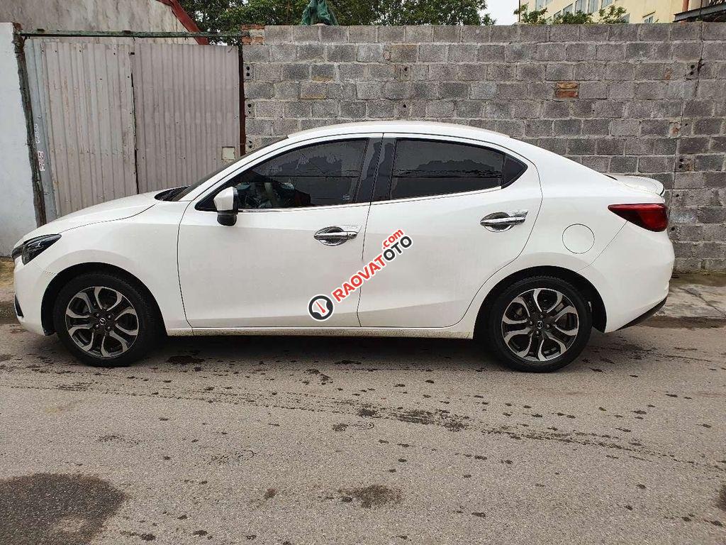 Bán Mazda 2 đời 2016, màu trắng, số tự động, giá tốt-3