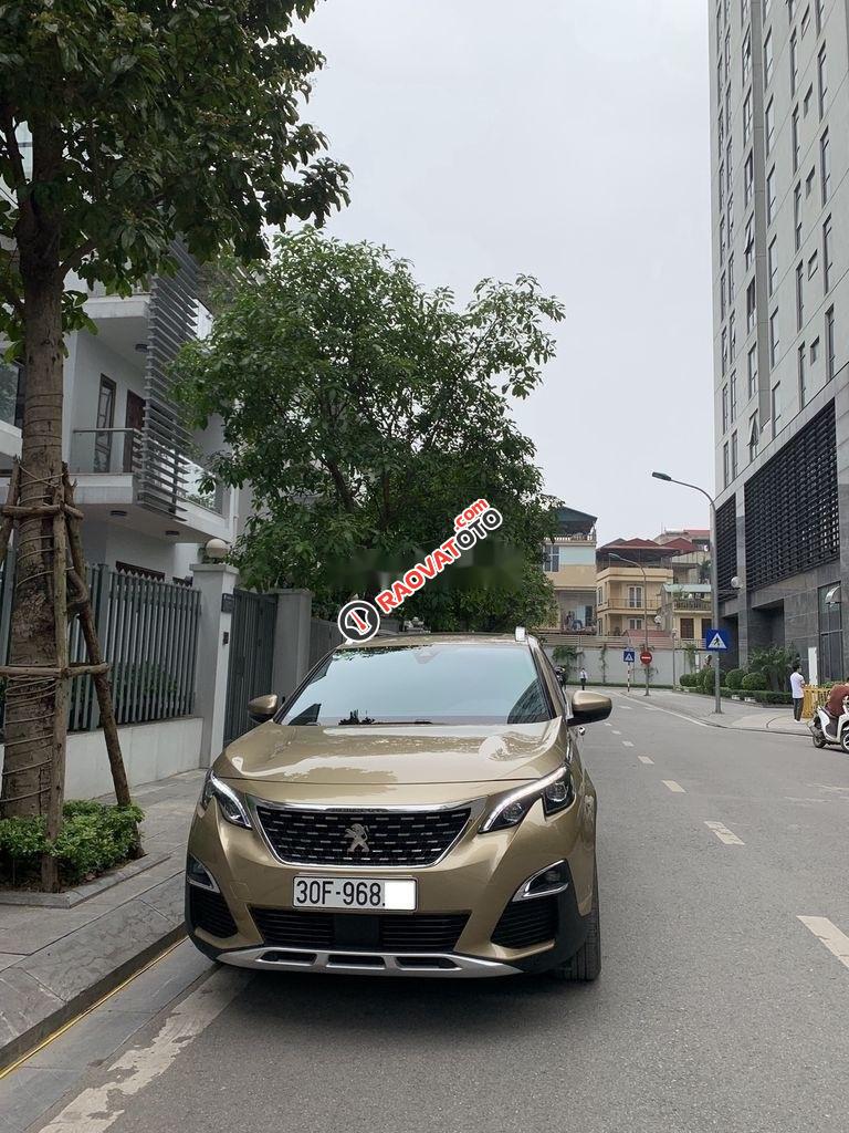 Cần bán xe Peugeot 3008 2019, màu vàng như mới-1