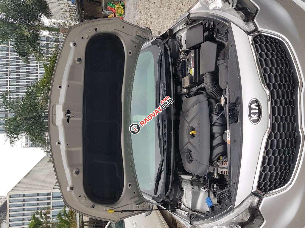 Cần bán xe Kia K3 2.0 đời 2015, màu bạc, giá 500tr-9