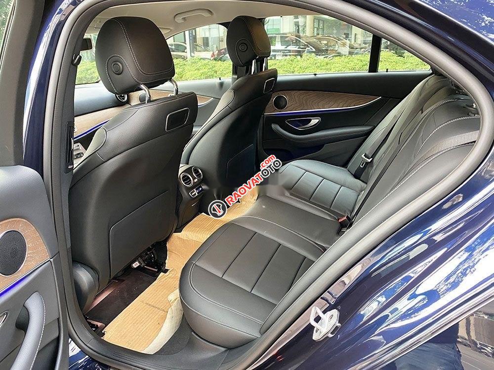 Cần bán Mercedes E class đời 2019, màu xanh lam-11