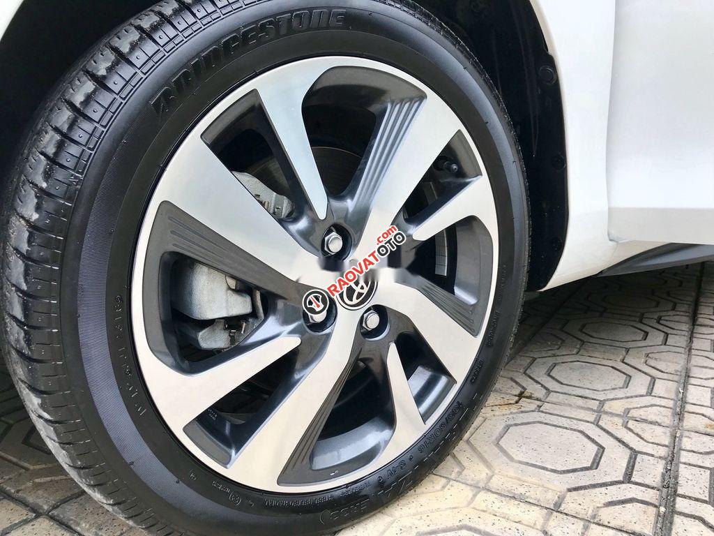 Cần bán Toyota Yaris sản xuất năm 2018, màu trắng-0