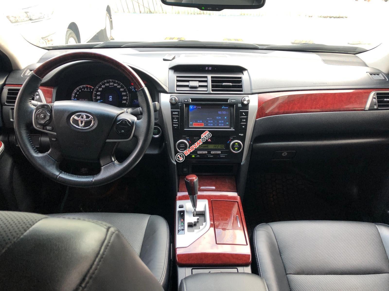 Bán xe Toyota Camry 2.5Q sản xuất năm 2014, màu nâu, số tự động-1