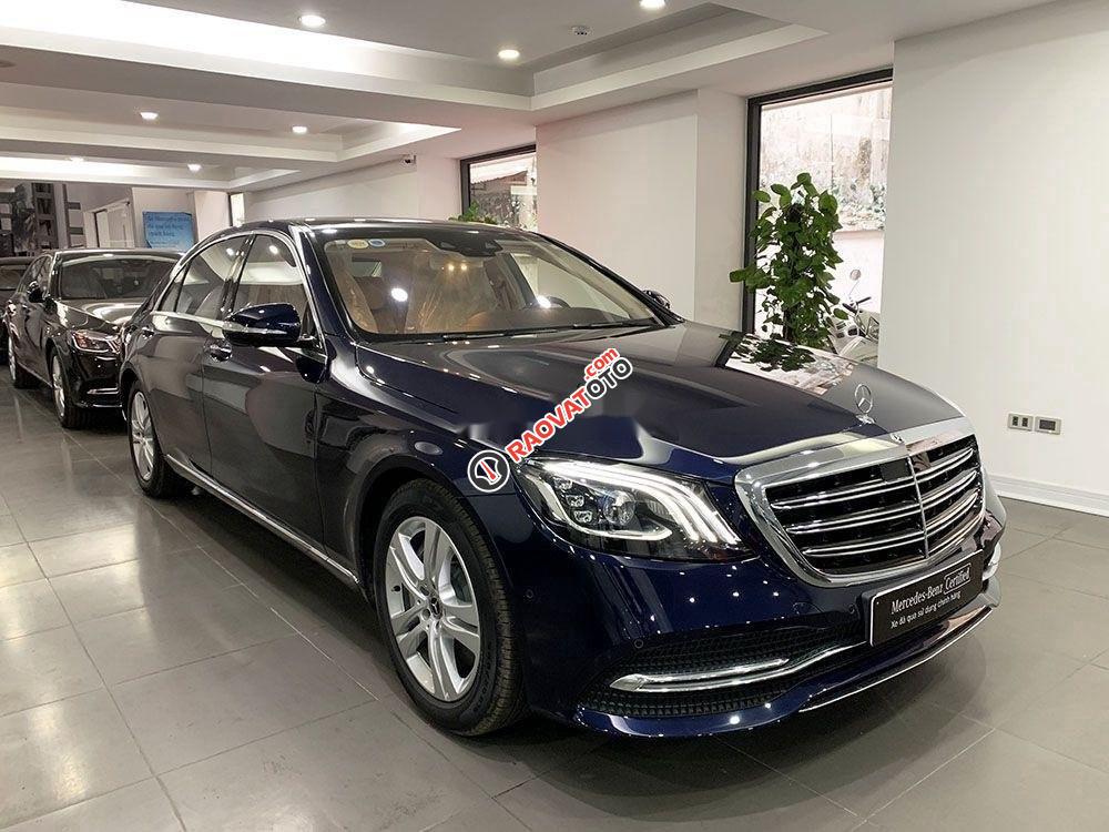 Cần bán gấp Mercedes năm 2019 mới chạy 6.000 km-11