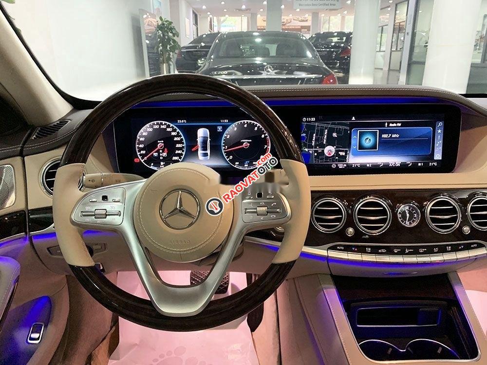 Cần bán gấp Mercedes năm 2019 mới chạy 6.000 km-6