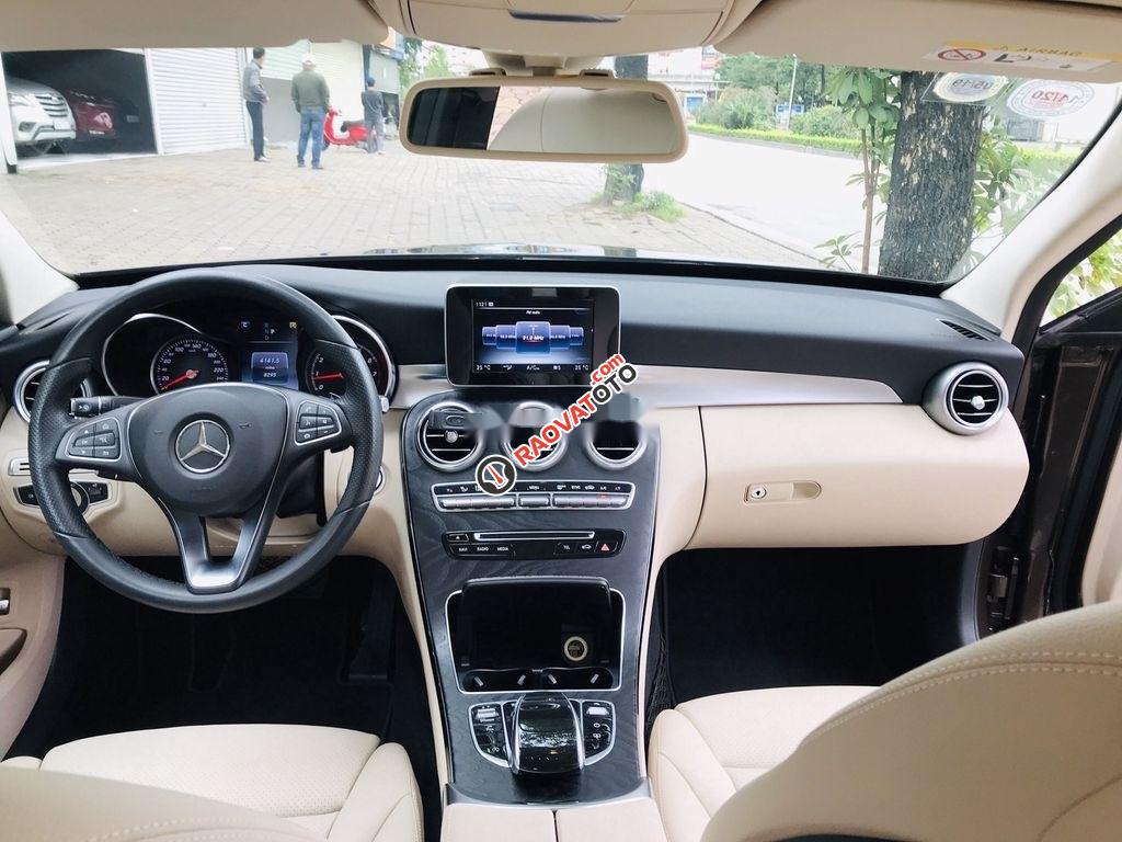 Bán Mercedes C200 2018, màu nâu, số tự động-1