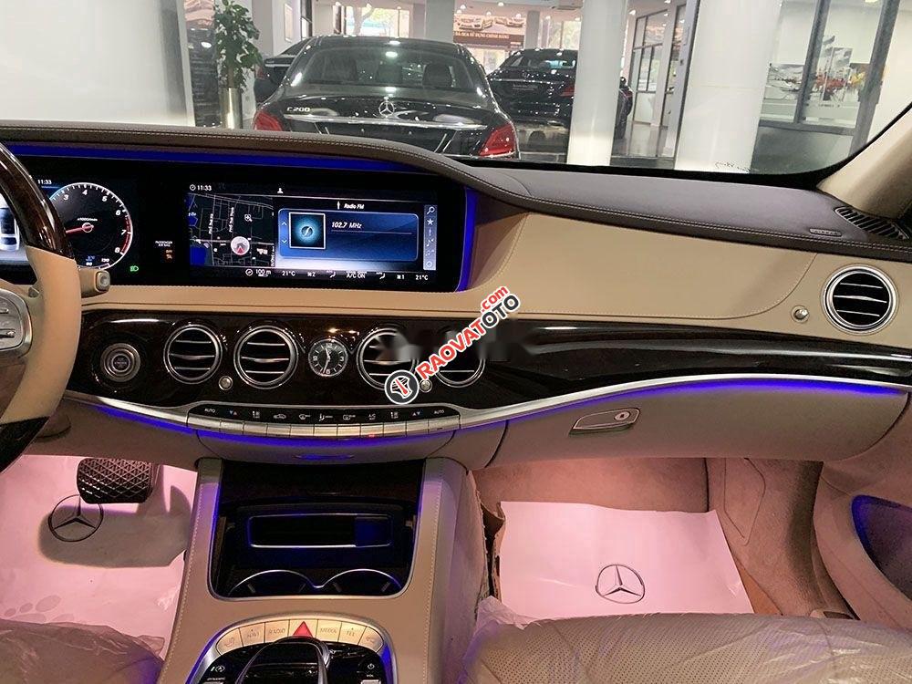 Cần bán gấp Mercedes năm 2019 mới chạy 6.000 km-4