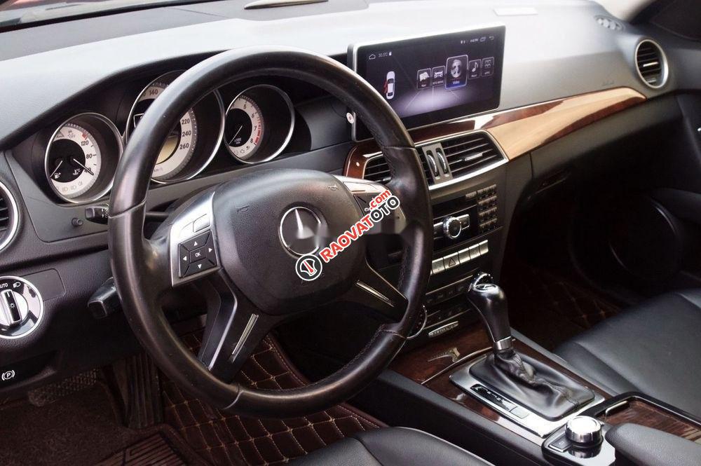 Cần bán gấp Mercedes C class năm sản xuất 2011, nhập khẩu, giá chỉ 590 triệu-6