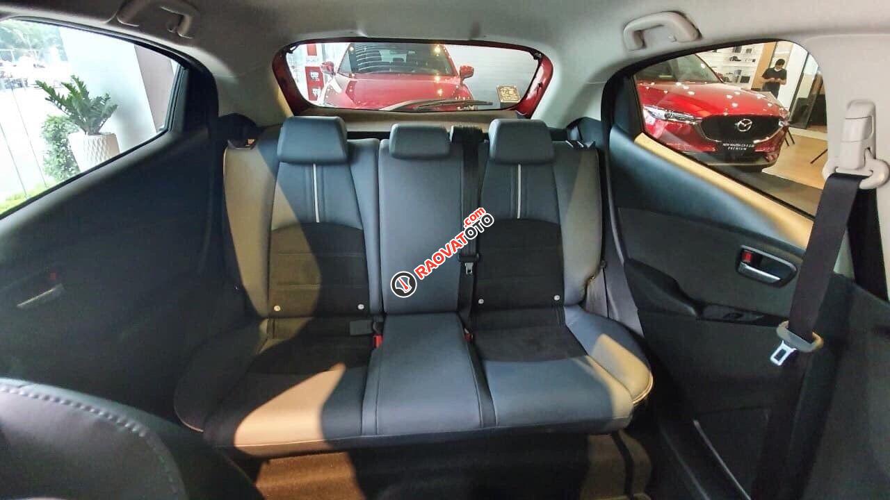 Mazda Biên Hòa - Ưu đãi 20 triệu: Mazda 2 Luxury 2020, màu trắng-4