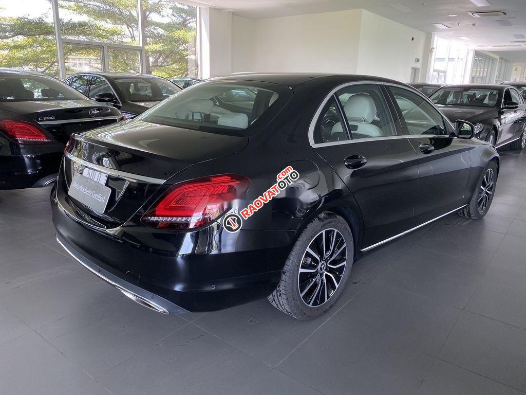 Bán Mercedes C200 2019, xe đã ra biển số nhưng chưa từng lăn bánh-4