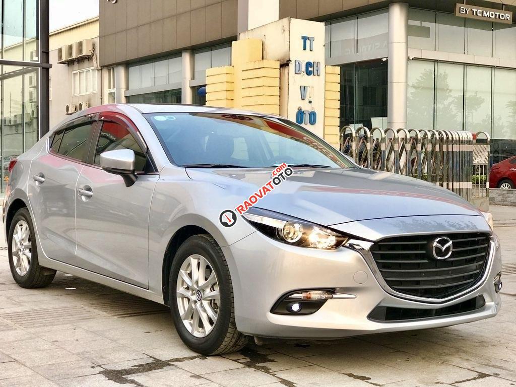 Bán Mazda 3 1.5 AT Facelift năm 2017, màu bạc còn mới-1