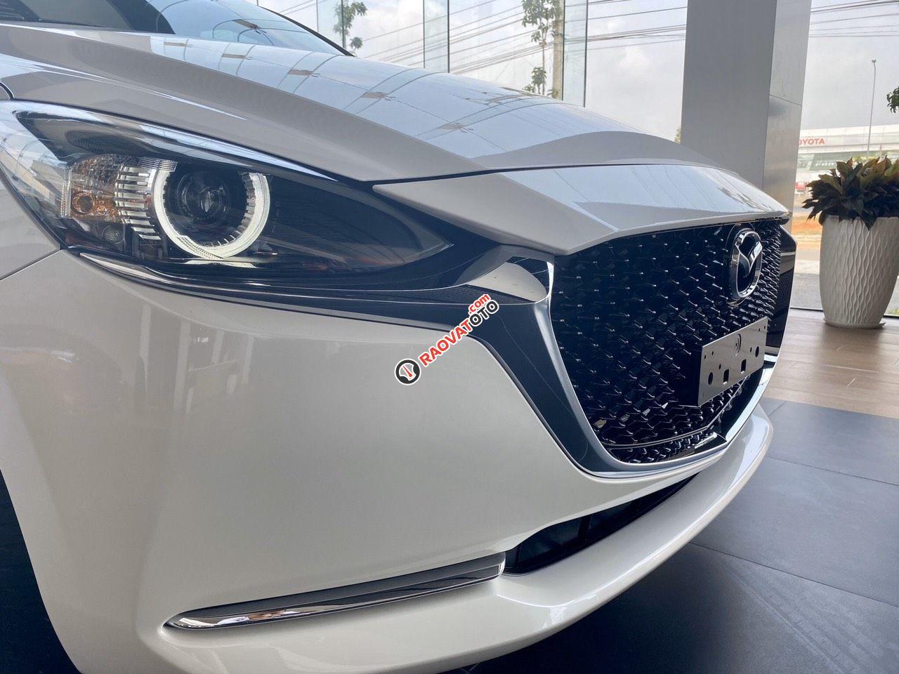 Mazda Biên Hòa - Ưu đãi 20 triệu: Mazda 2 Luxury 2020, màu trắng-1