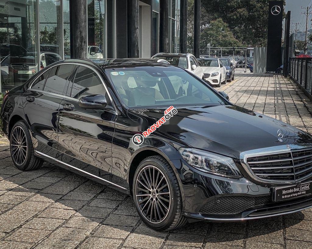 Bán ô tô Mercedes C200 Exclusive năm 2019, màu đen-0
